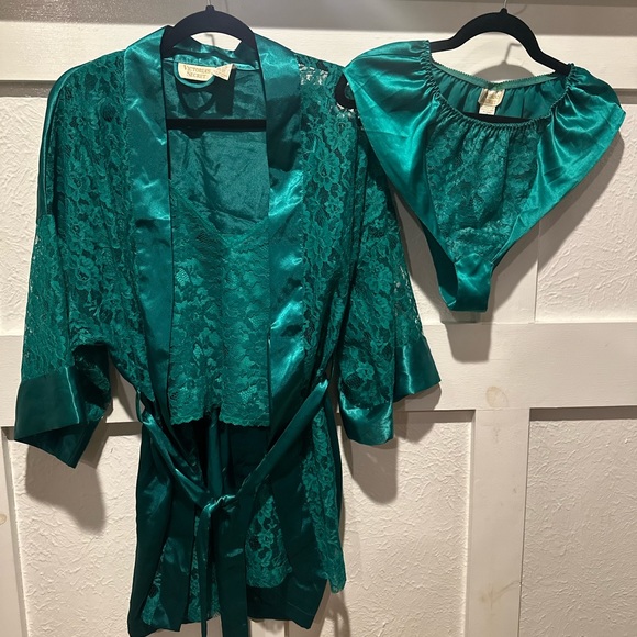 Vintage Victoria secret set - Picture 1 of 7